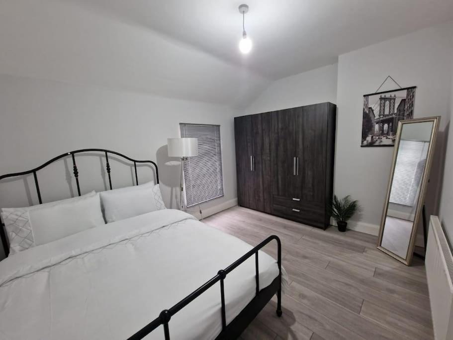 Modern Belfast City Home Bagian luar foto